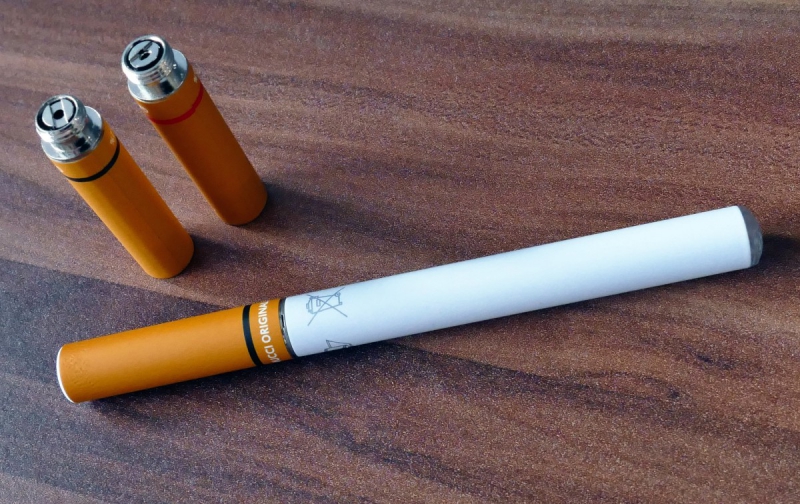 e-cigarette-AIGUINES-min_electronic_cigarette_e_cigarette_nicotine_vapor_vaporizer_smoke_tobacco-663282